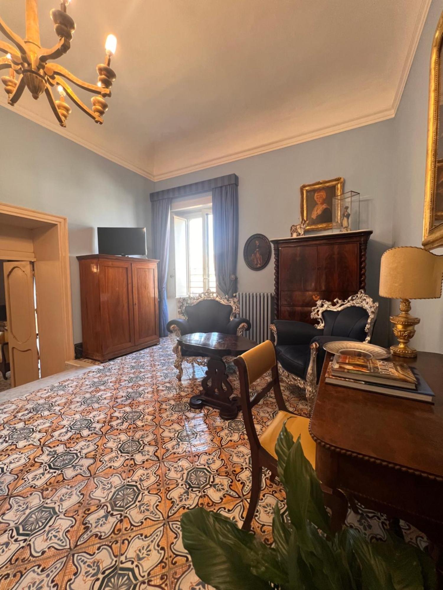 Donna Guia Suite Palermo Exterior photo